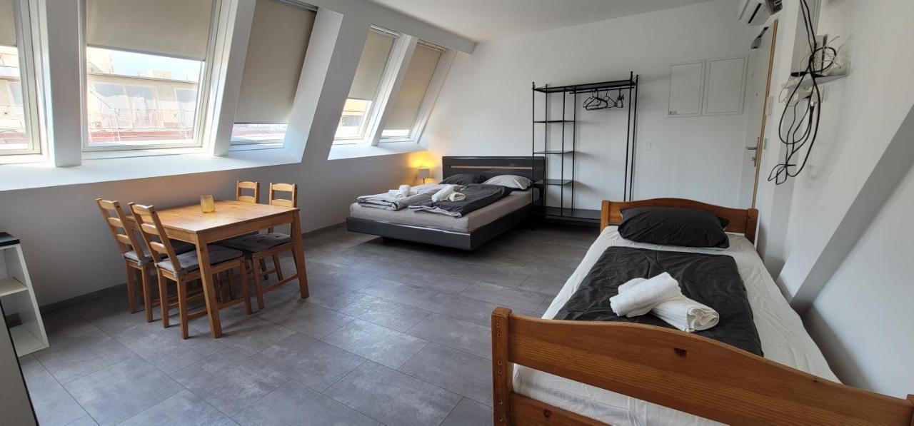 Tota Studio Vienna Luaran gambar