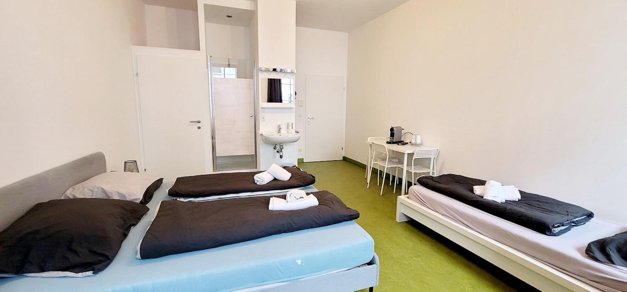 Tota Studio Vienna Luaran gambar