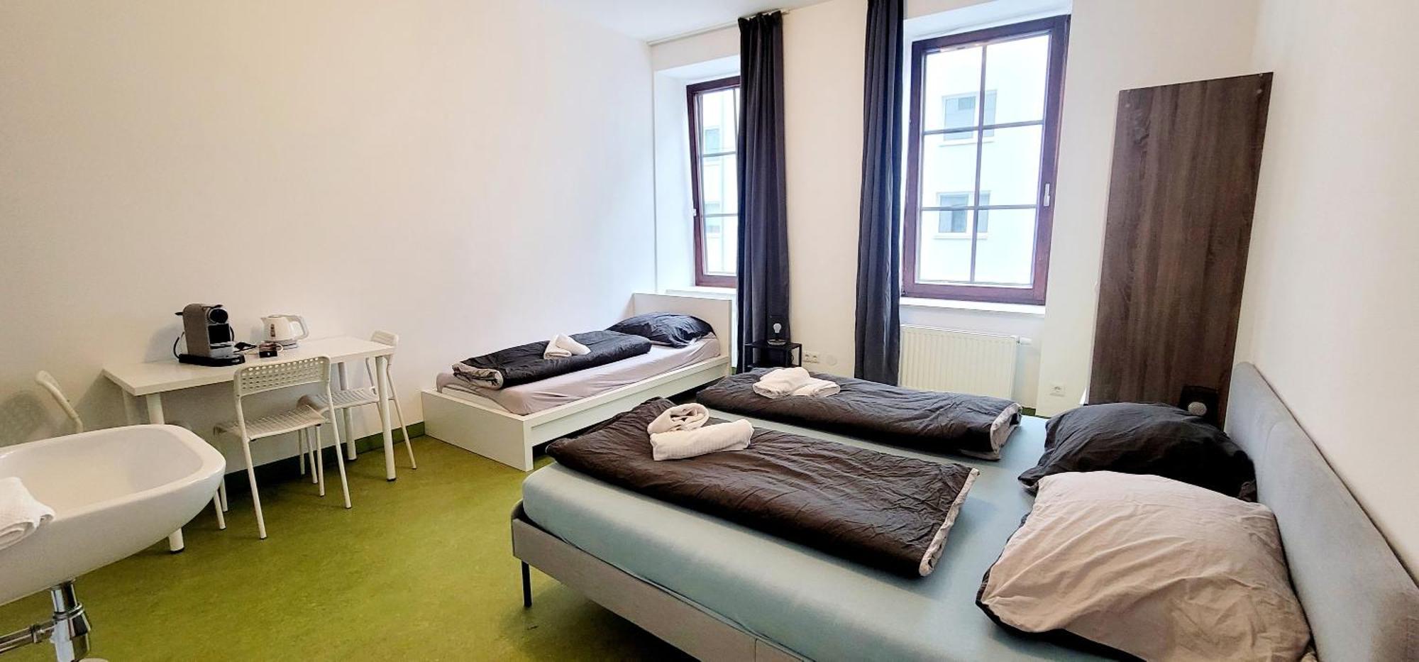 Tota Studio Vienna Luaran gambar