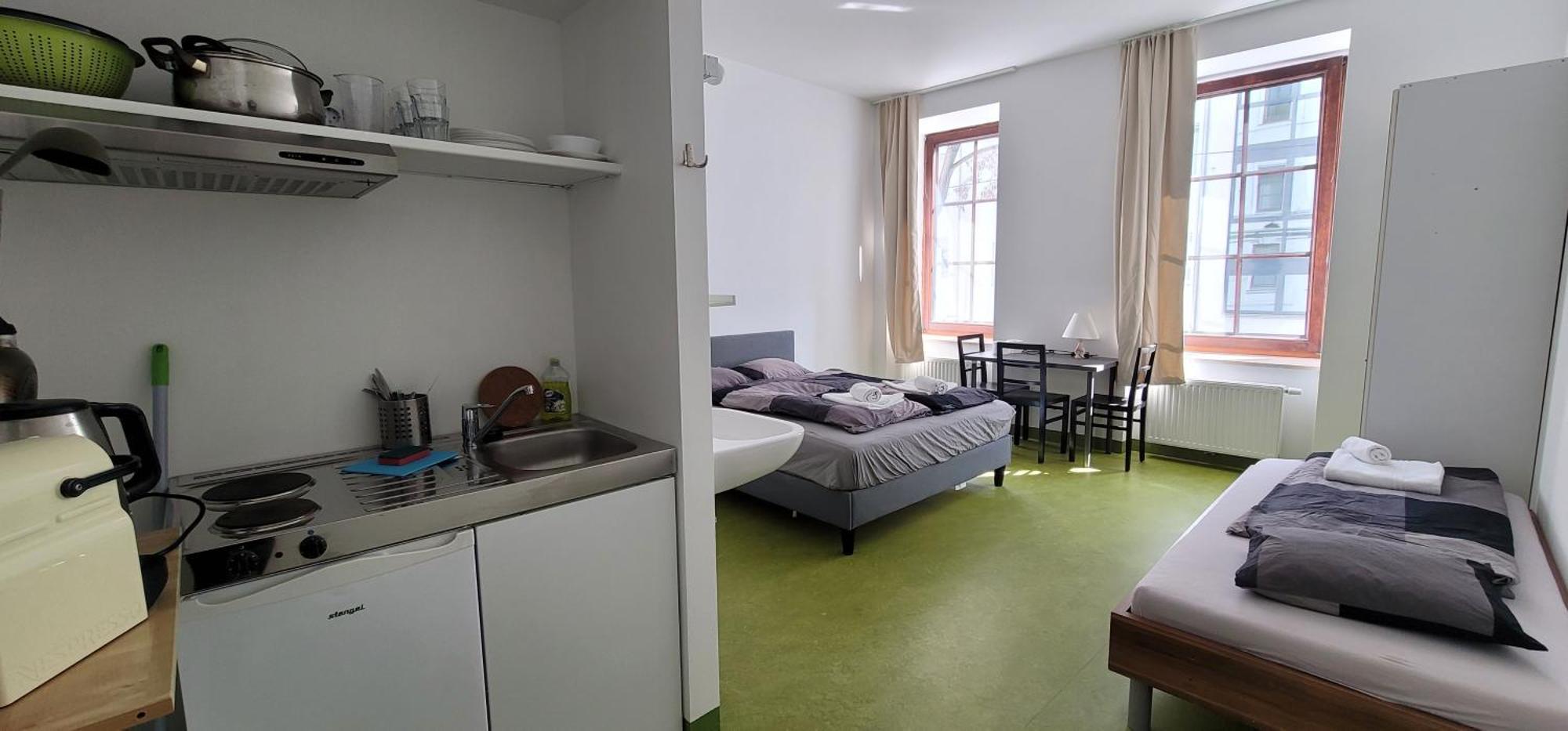 Tota Studio Vienna Luaran gambar